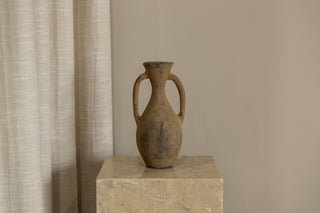 Amil Vase