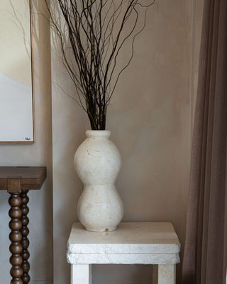 dana-vase-smokey-white-life-style