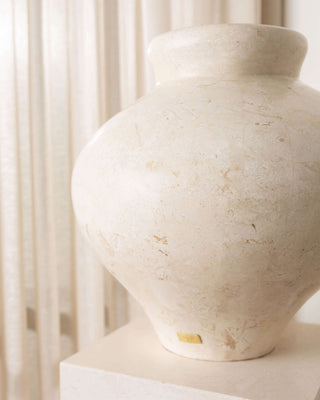 laguna-vase-smokey- white-large-side-view