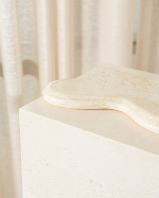 tali-tray-smokey-white-small-side-view
