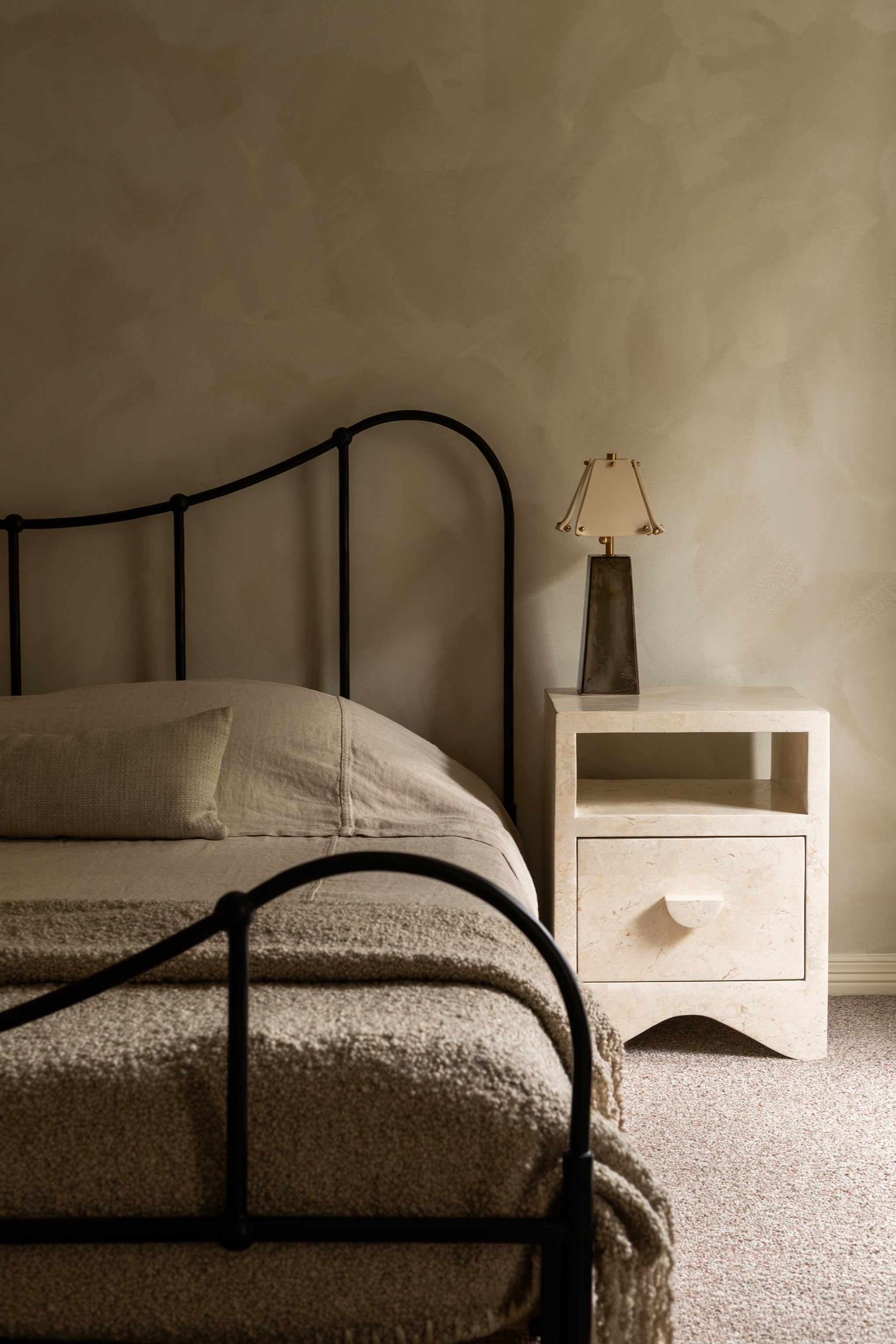 Wylie Bed Frame, Queen