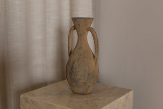Amil Vase