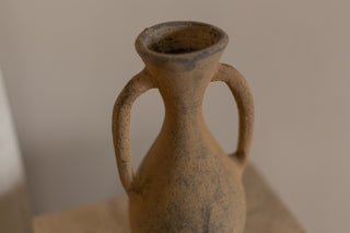 Amil Vase