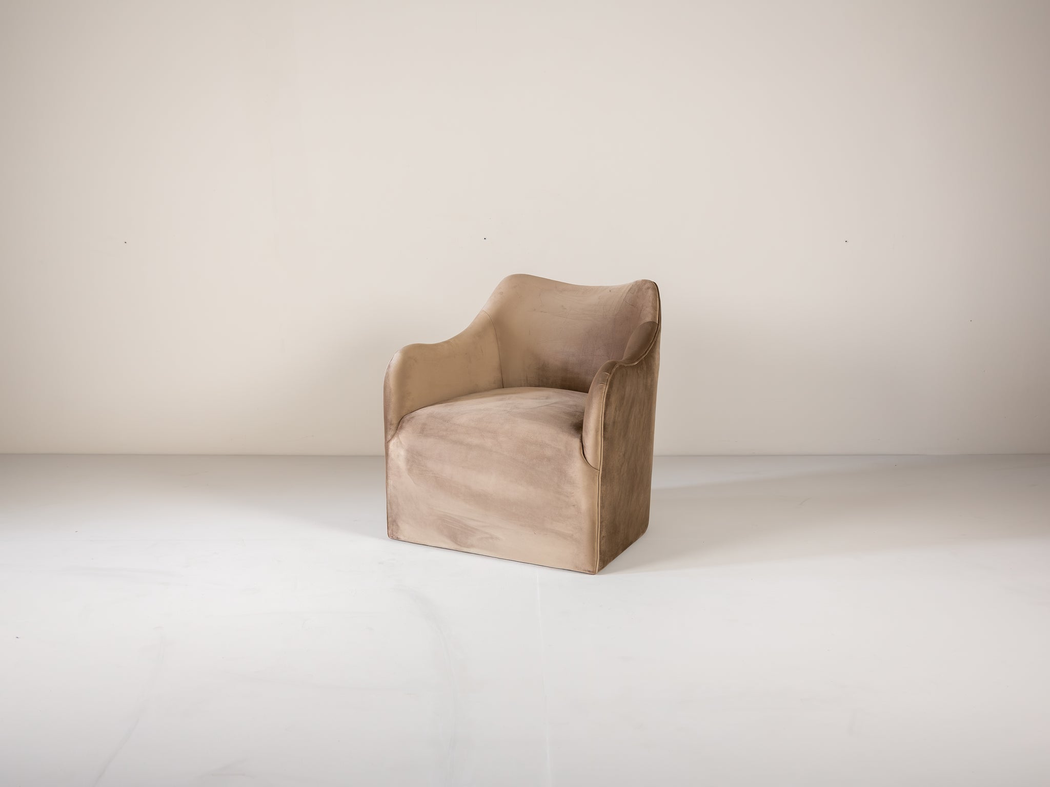 Sable Lounge Chair | Mushroom Velvet