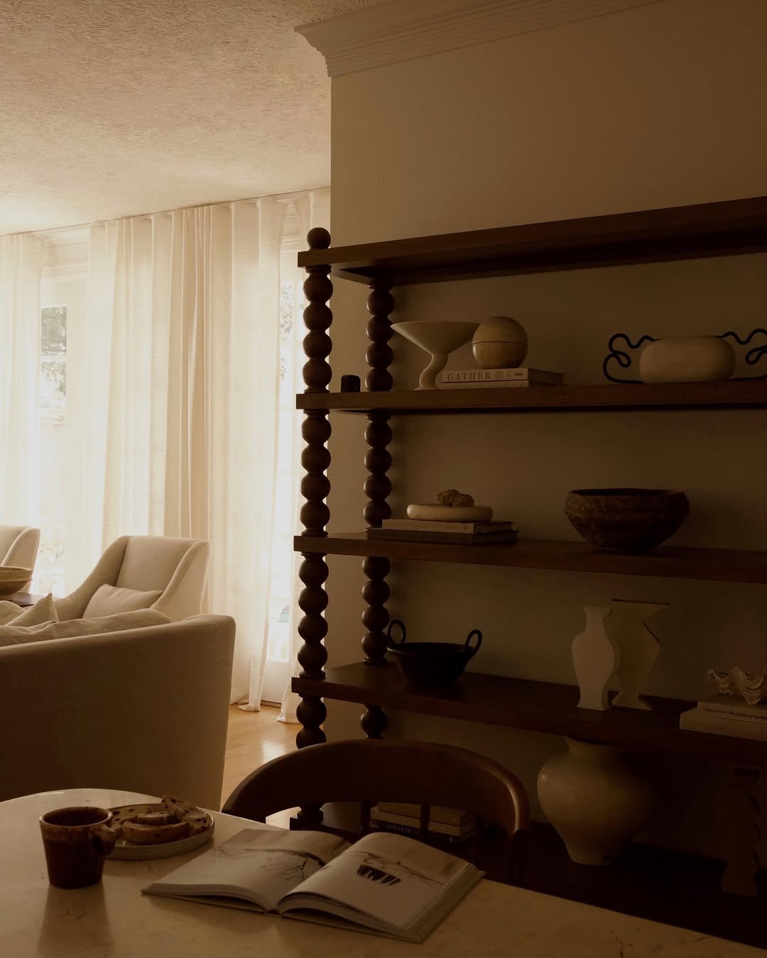 Santos Bookshelf