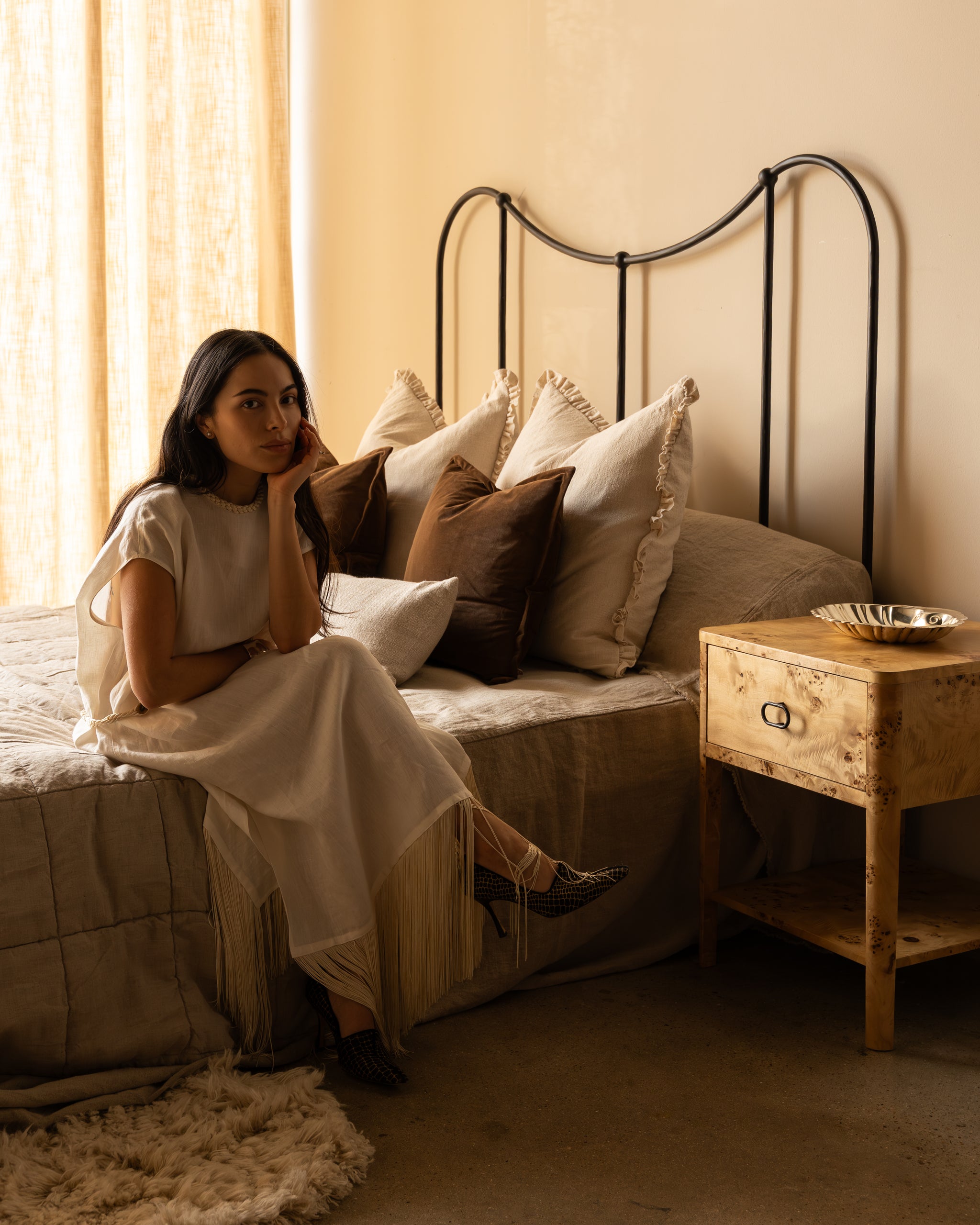 Zephyr Side Table | Honey Burl