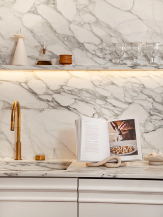 Lumbra Book Stand