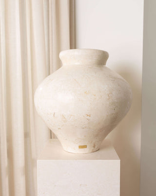 laguna-vase-smokey- white-large-front-view